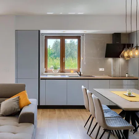 Eroa By Interhome Zminj