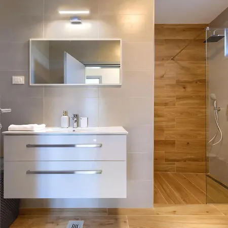 Eroa By Interhome * Žminj