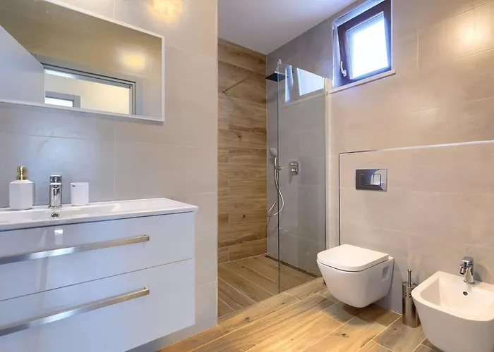 Apartment Eroa By Interhome Zminj