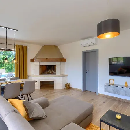 Eroa By Interhome דירה Žminj